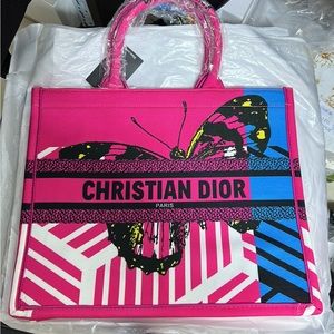 Brand New pink large tote bag (copy one) great quality. Let me know if question.